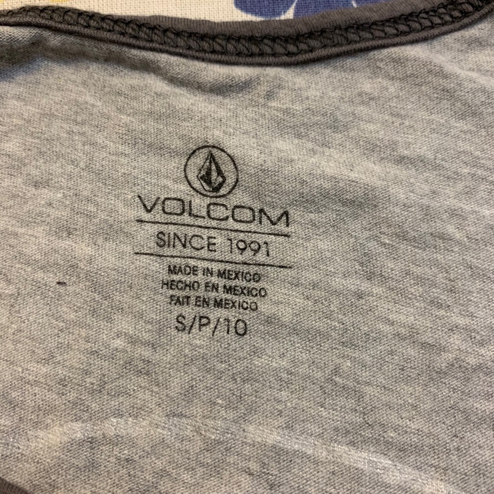 Volcom baseball T-shirt - Picture 3 of 3